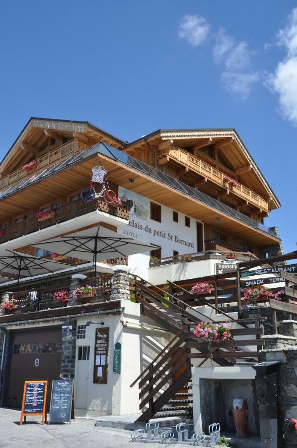 Отель Le Relais Du Petit Saint Bernard Ла-Розьер Экстерьер фото